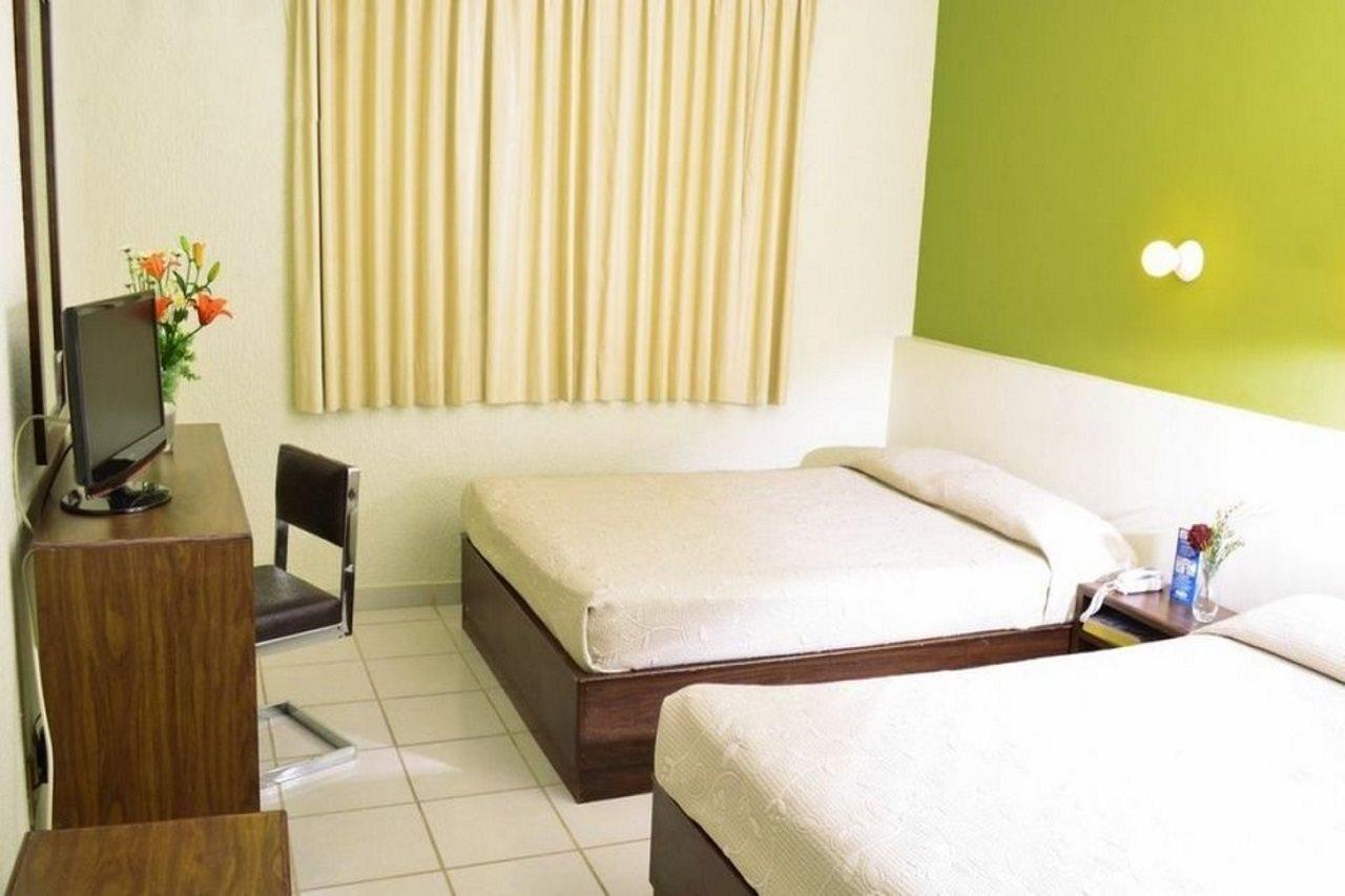 Hotel Terranova León Kültér fotó